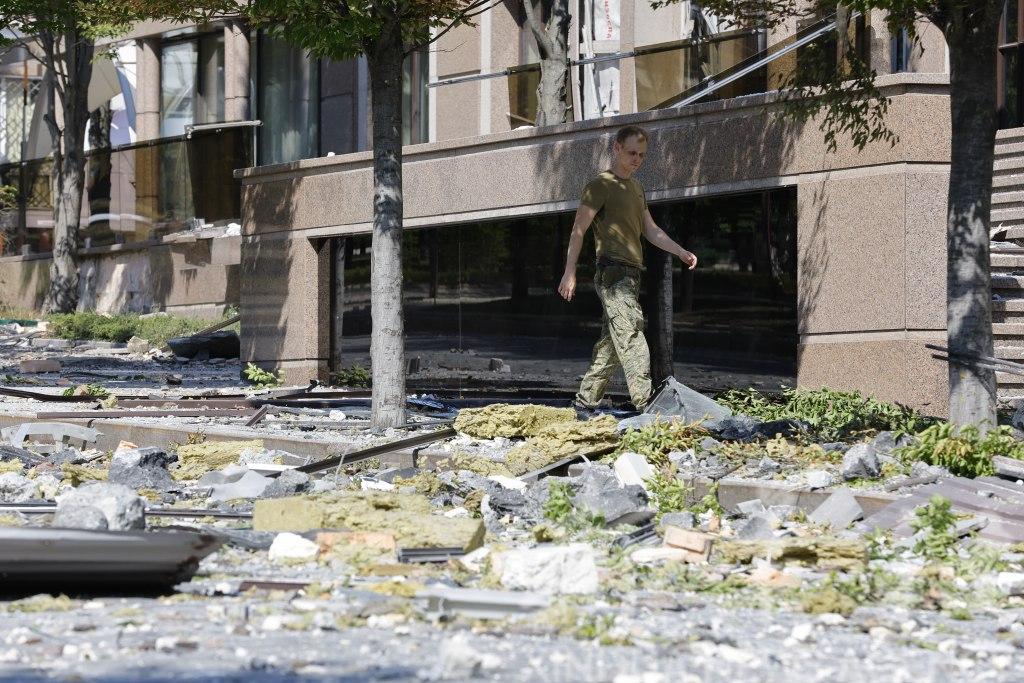 Ataques rusos dejan al menos 15 muertos y 75 heridos en Ucrania