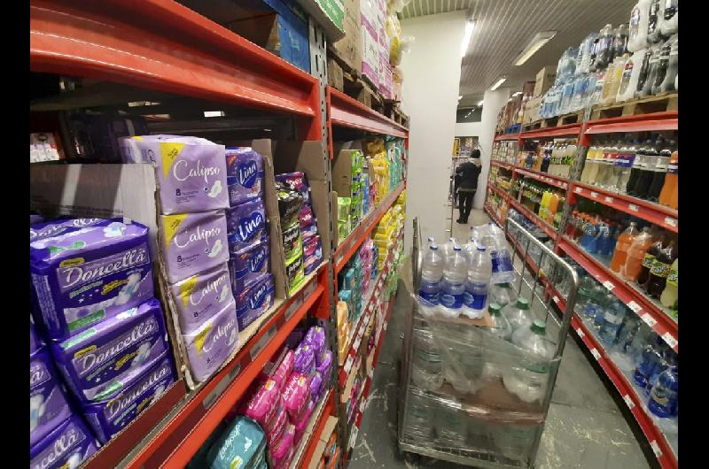 Los precios mayoristas caen por primera vez en la gestioacuten de Milei