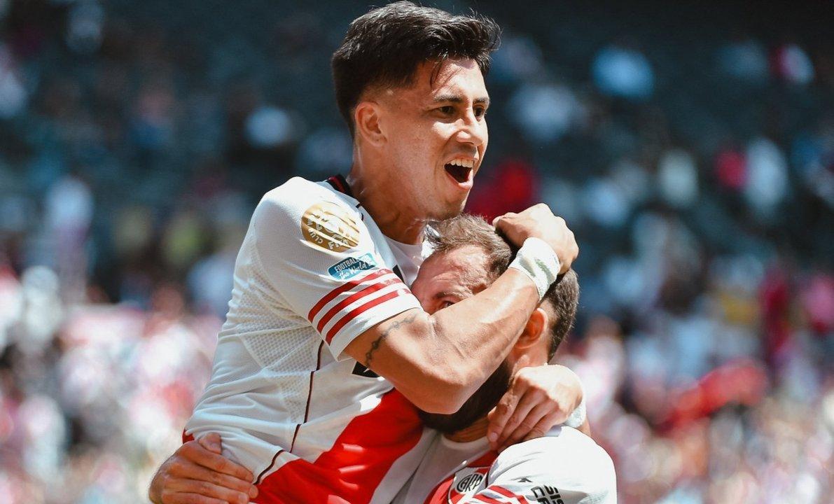 iexclGOL DE RIVER Maximiliano Meza de cabeza pone el 3-1 y liquida el partido