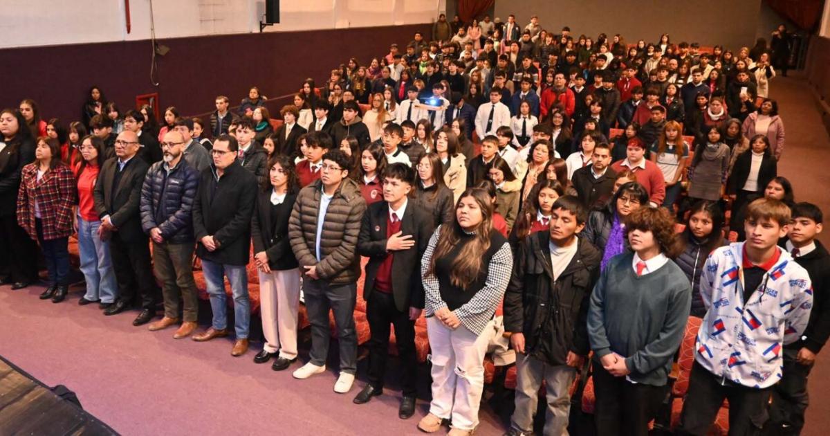 Realizaron la apertura del 32deg Concejo Deliberante Estudiantil en el Cine Select