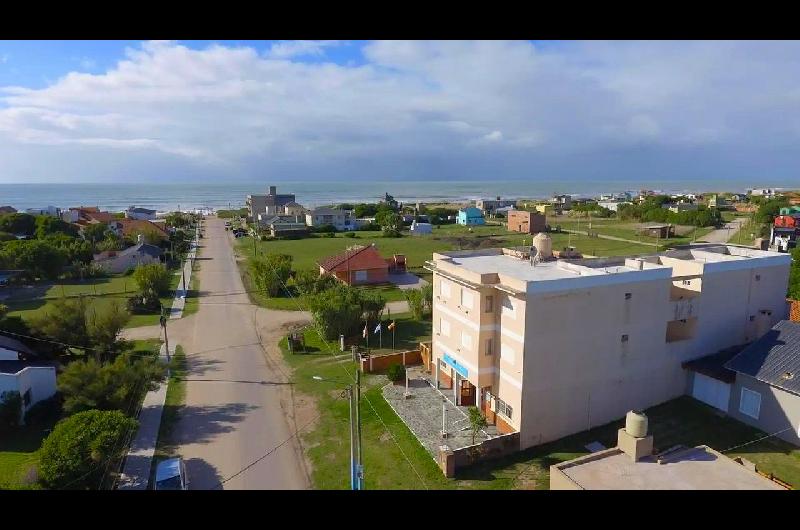 EN VENTA- un hotel histoacuterico frente al mar cuesta lo mismo que un 3 ambientes en CABA