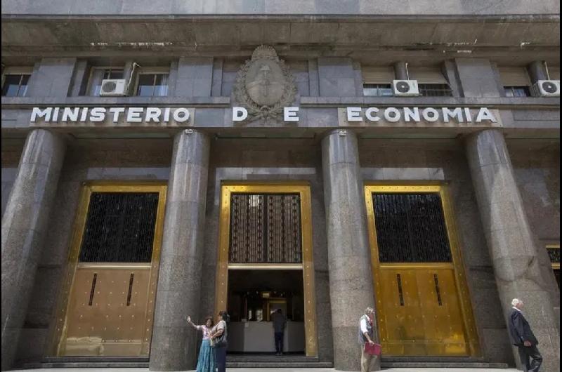 La deuda puacuteblica bruta de Argentina alcanzoacute a US 461019 millones en mayo de 2025