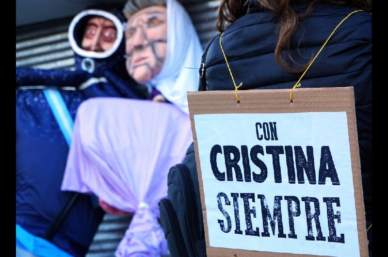 #128308Cristina Kirchner EN VIVO- minuto a minuto del Cristinazo en Plaza de Mayo contra la proscripcioacuten