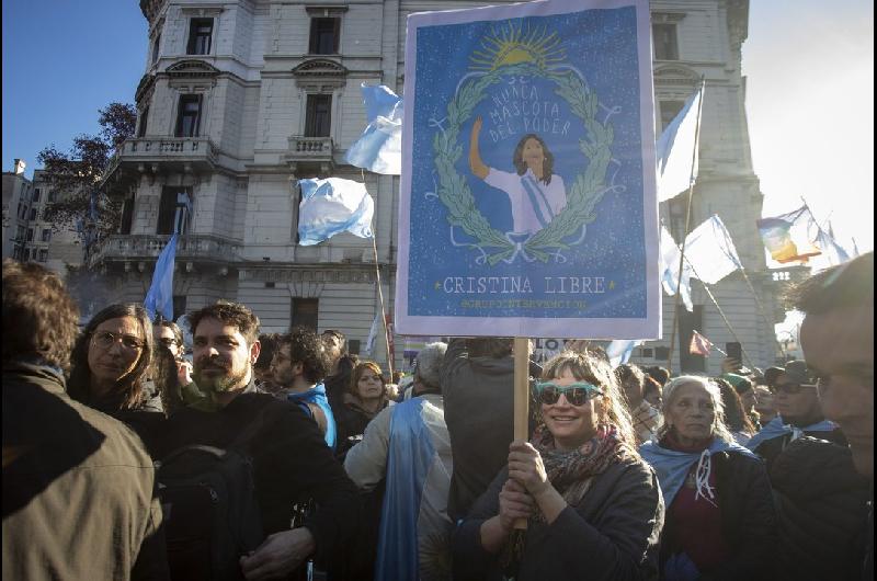 Cristinazo- el audio grabado por Cristina Kirchner emitido en Plaza de Mayo