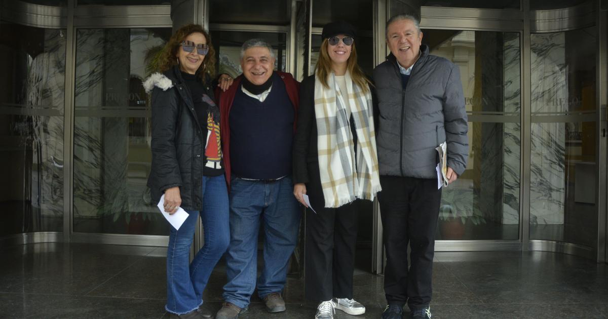 Presentan la comedia de enredos Que par de mentirosos en el teatro Mitre