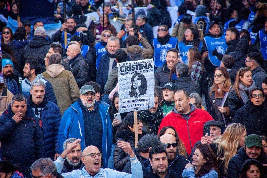 El Gobierno minimizoacute la concurrencia de la marcha en defensa de Cristina Kirchner- ldquoUna cancha de Huracaacutenrdquo