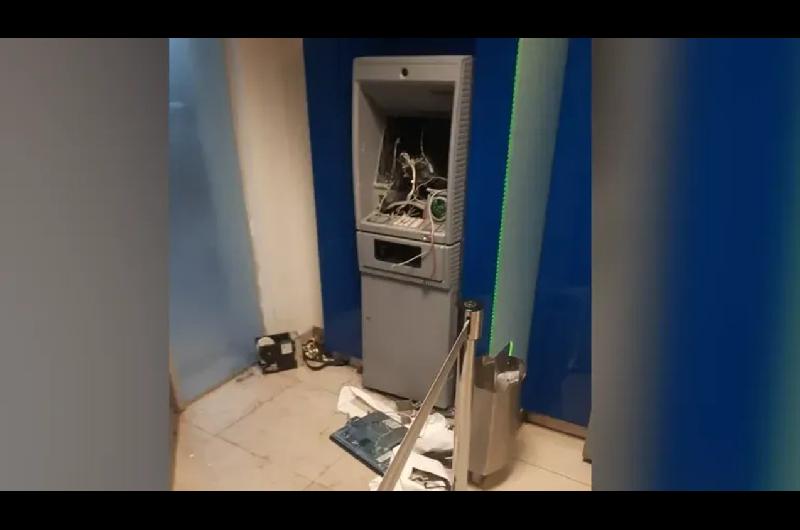 Dantildeoacute cajeros automaacuteticos a martillazos en Neuqueacuten- deberaacute cumplir tareas comunitarias y pagar una multa