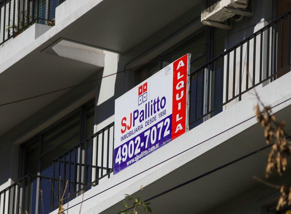 Los precios de los alquileres en doacutelares subieron maacutes de un 25-en-porciento- en CABA durante el uacuteltimo antildeo