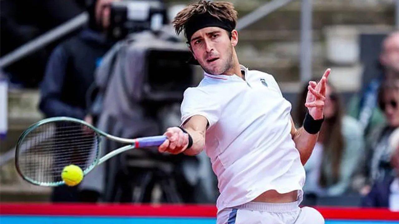 Etcheverry consiguioacute un gran triunfo ante Rublev y se metioacute en los cuartos de final del ATP 500 de Halle