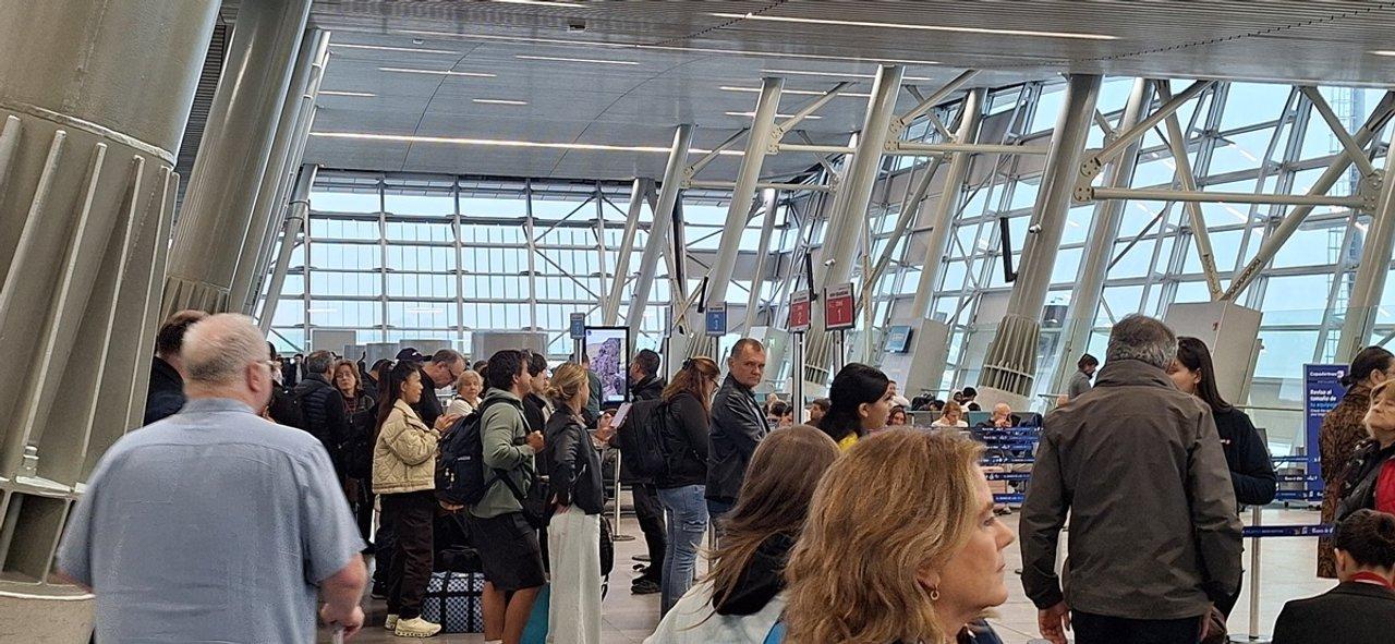 Se movilizaron por el paiacutes maacutes de 37 millones de pasajeros viacutea aeacuterea en mayo