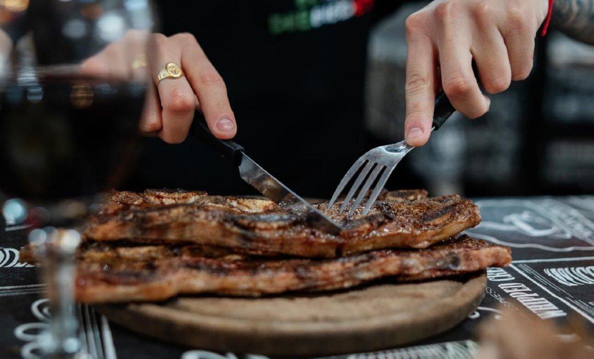 Cierra la parrilla El Tano Debenedetti un iacutecono de Sarandiacute- el sorpresivo anuncio y la promesa a sus clientes