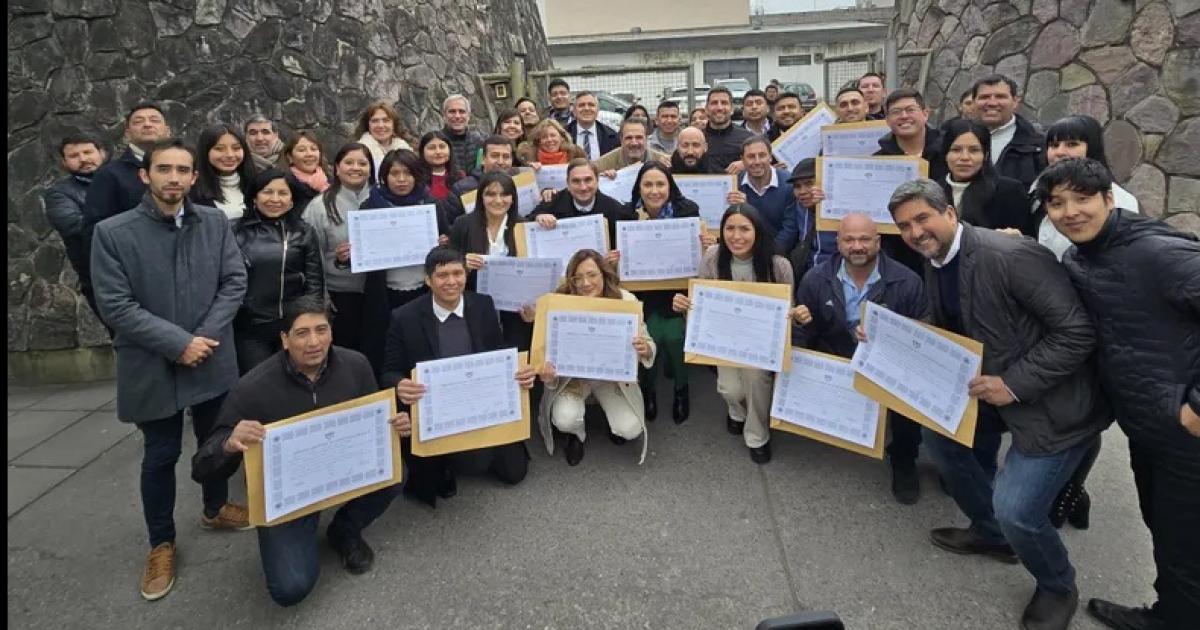 Entregaron diplomas a candidatos que fueron electos por La Libertad Avanza