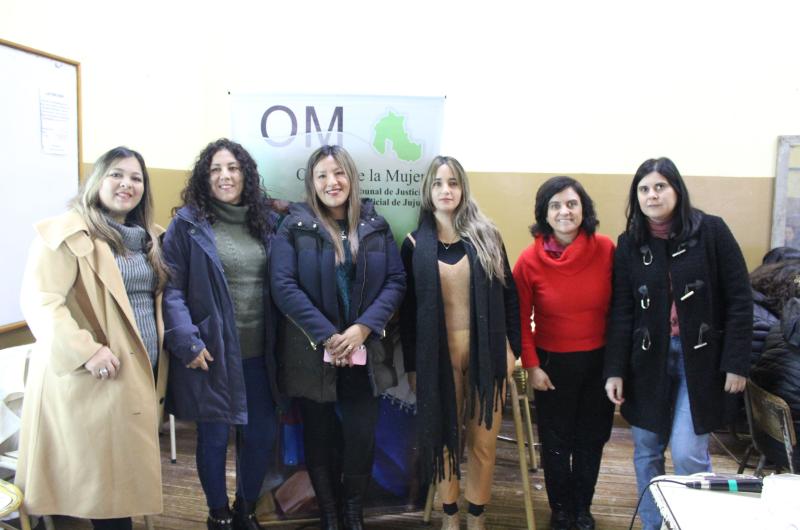 Educacioacuten y geacutenero como claves para combatir la violencia digital en las escuelas