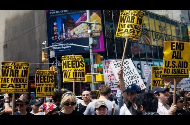 Protestas en Estados Unidos contra la guerra tras los ataques a instalaciones nucleares iraniacutees