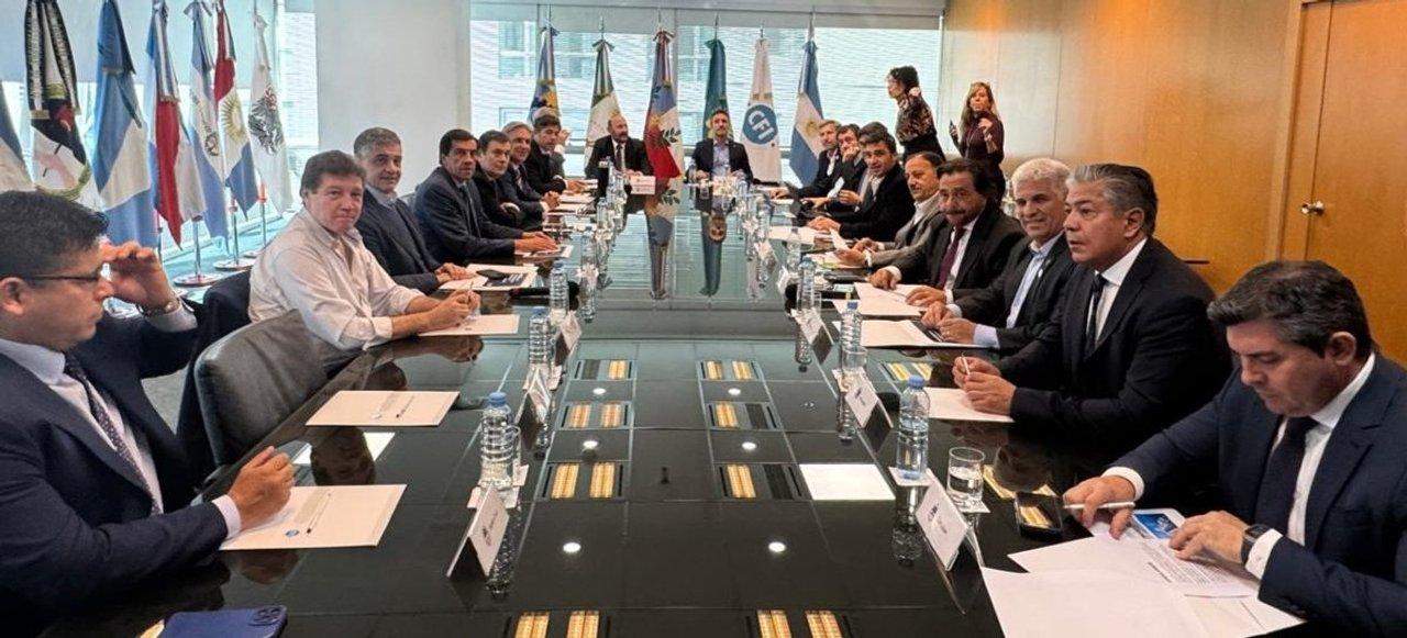 Gobernadores se reuacutenen en el CFI y presionan por una reforma fiscal