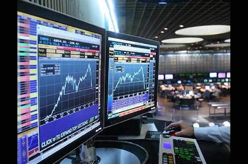 El Merval cayoacute fuerte este lunes en la antesala de la clasificacioacuten de mercado