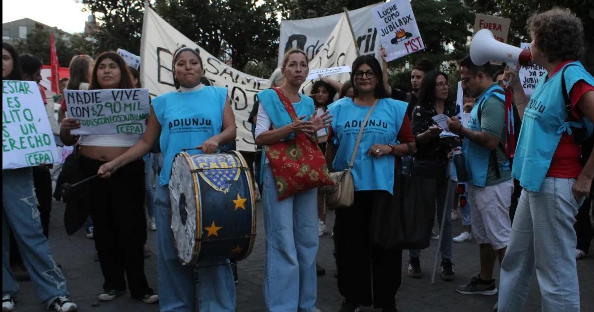 Docentes universitarios en Jujuy- La situacioacuten es desesperante