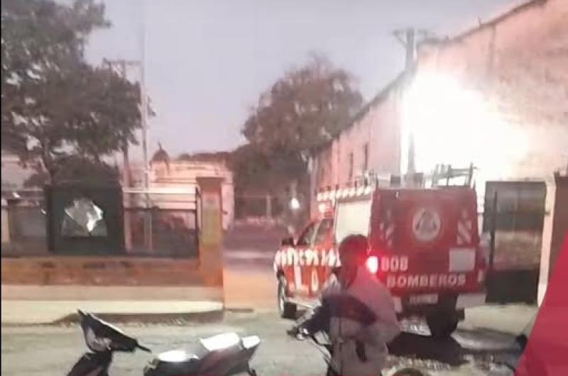 Hallaron a un nintildeo de 3 antildeos sin vida en un canal de riego