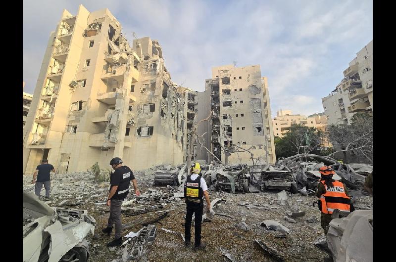 Iraacuten bombardeoacute el sur israeliacute tras expirar el ldquoalto al fuego totalrdquo anunciado por Trump