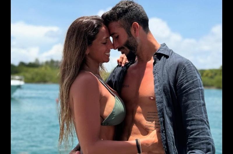 A Cinthia Fernaacutendez casi la ataca un tiburoacuten en Miami