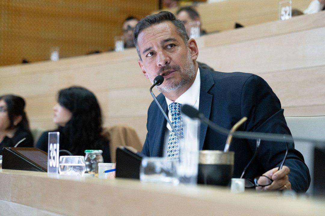 Siciliano repudioacute a De Loredo por el uso de IA contra Llaryora- ldquoEs inmoral y constituye un delitordquo
