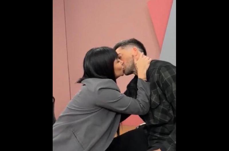 El fogoso beso entre Romina Uhrig y Devi de Gran Hermano