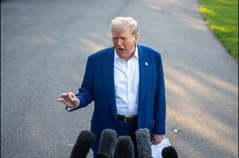 Trump aseguroacute que volveraacute a atacar a Iraacuten si reconstruye sus instalaciones nucleares