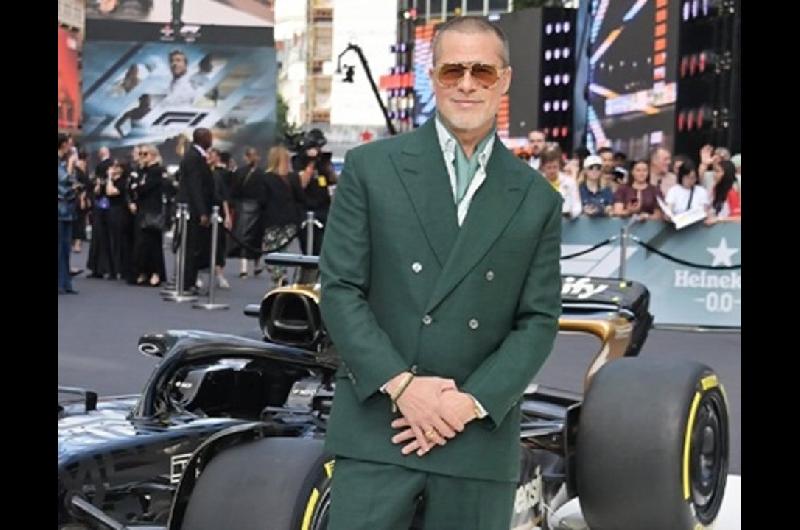 Brad Pitt habloacute de su experiencia en Alcohoacutelicos Anoacutenimos