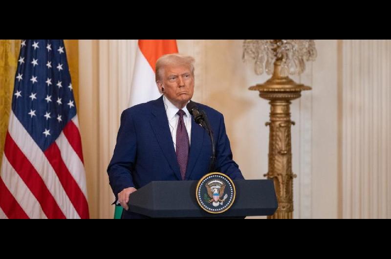 Trump insta al Congreso a ldquoeliminarrdquo el medio Voz de Ameacuterica