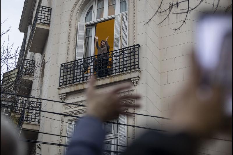 El Tribunal enviacutea a los abogados de Cristina los pedidos de visita de funcionarios de Unioacuten por la Patria