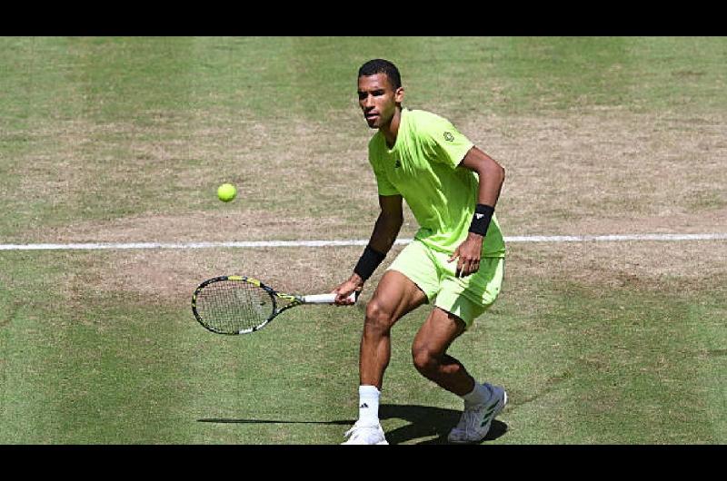 Auger-Aliassime le ganoacute con sufrimiento a Medjedovic y avanzoacute a semis en el ATP 250 de Mallorca