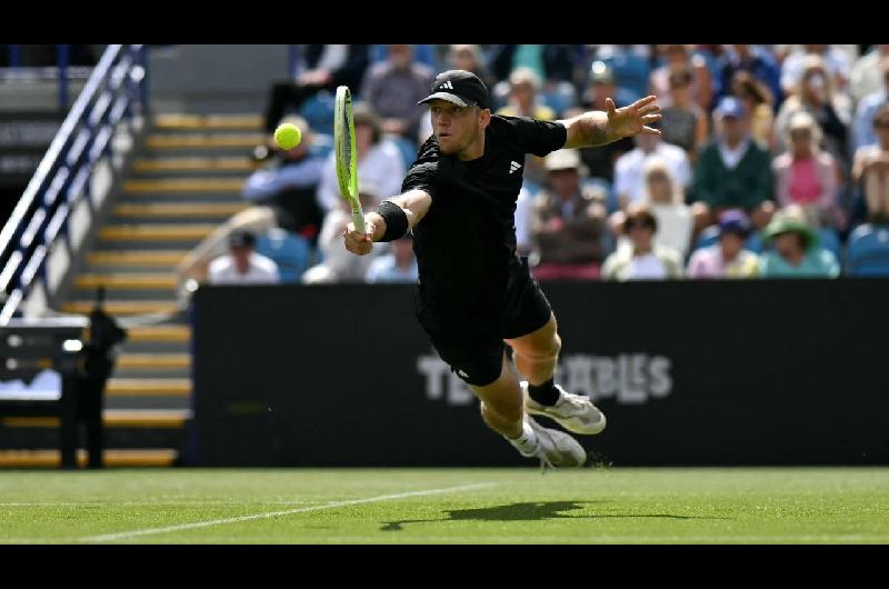 Davidovich Fokina dio la sorpresa y eliminoacute a Mensik en el ATP 250 de Eastbourne
