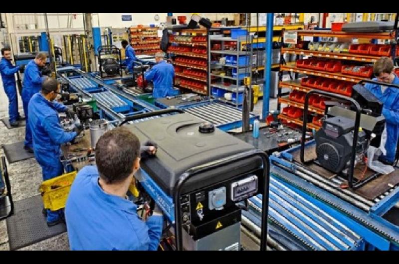 La industria crecioacute pero sigue en crisis- el dato clave que muestra la otra cara de la recuperacioacuten