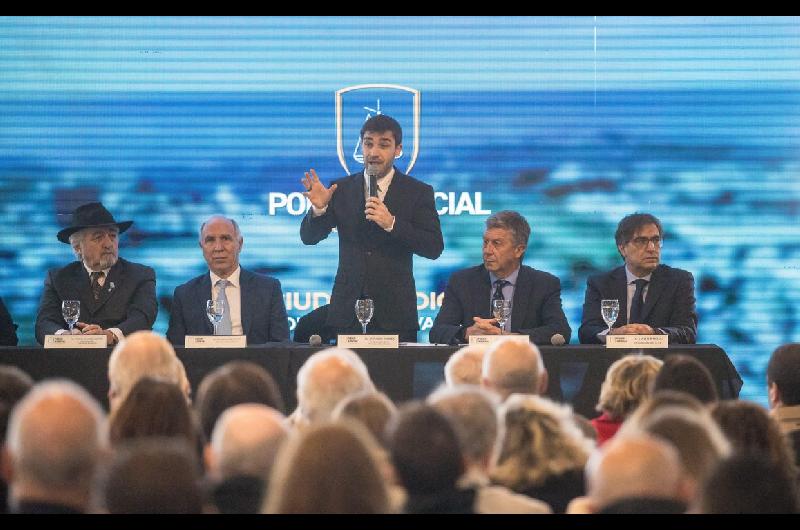 Torres acusoacute a los jueces de Chubut de querer frenar el plebiscito para eliminar los fueros