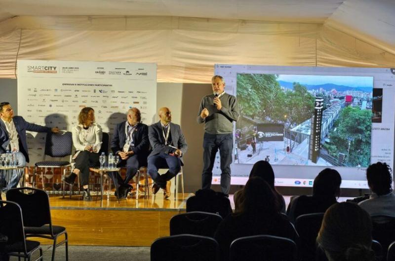 La comuna capitalina participoacute del encuentro Smart City en Santiago 