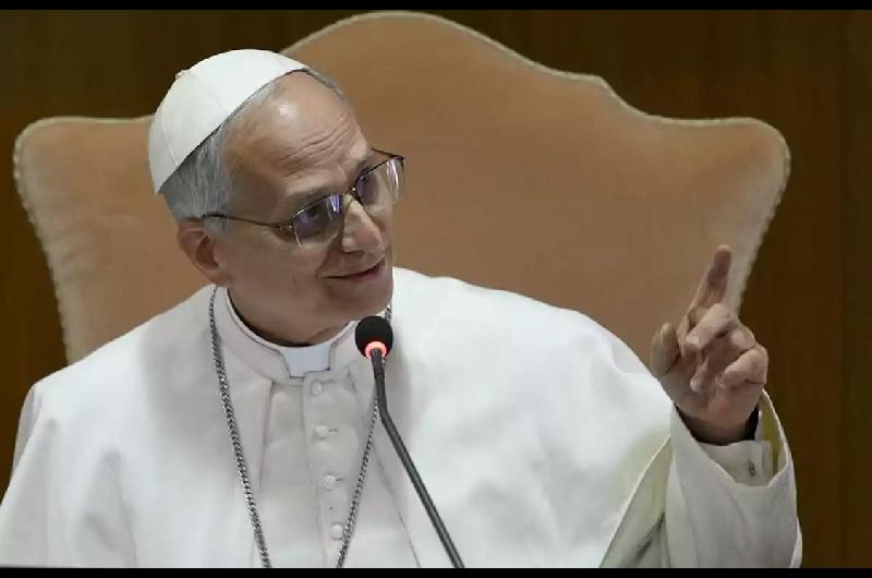 El papa Leoacuten XIV expresoacute su solidaridad con peregrinos ucranianos y condenoacute la guerra sin sentido