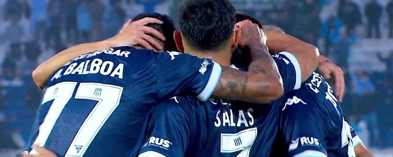 En medio de su inminente ida a River Salas fue suplente en la goleada de Racing a Olimpia de Paraguay