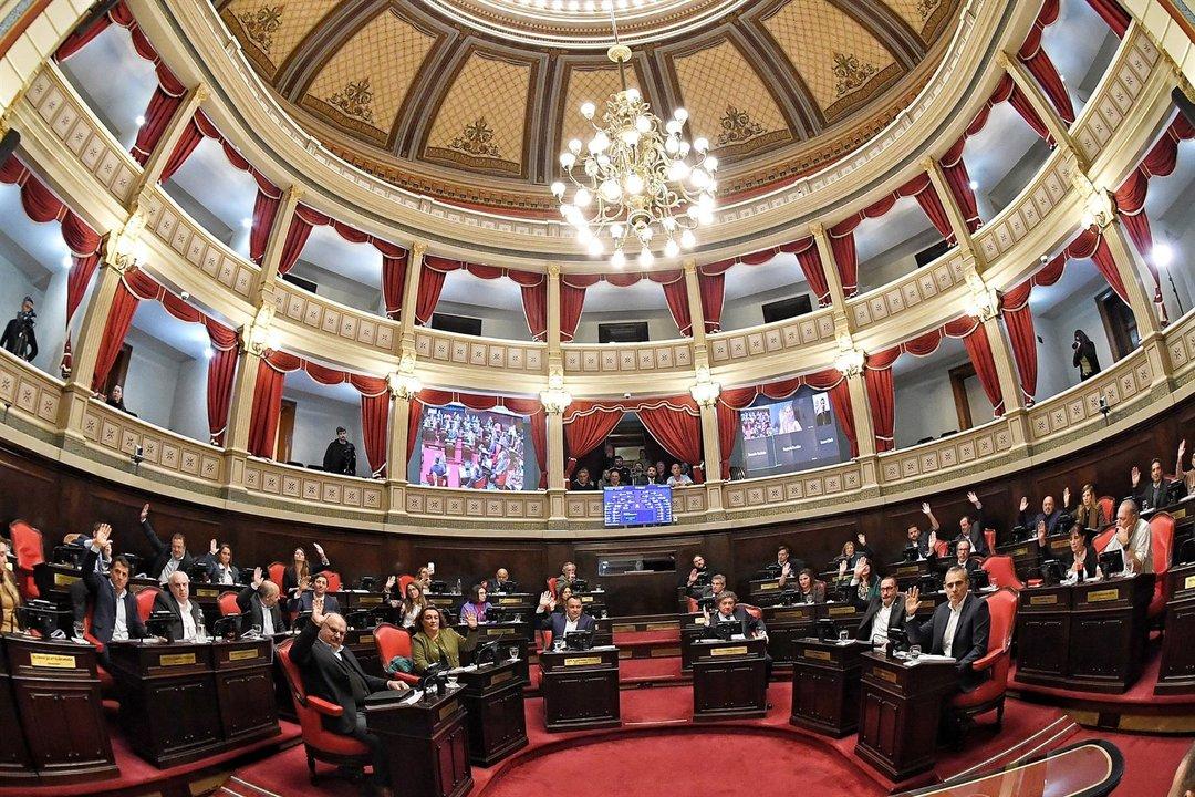 Poliacuteticos que trabajan para siacute mismos y no para los ciudadanos