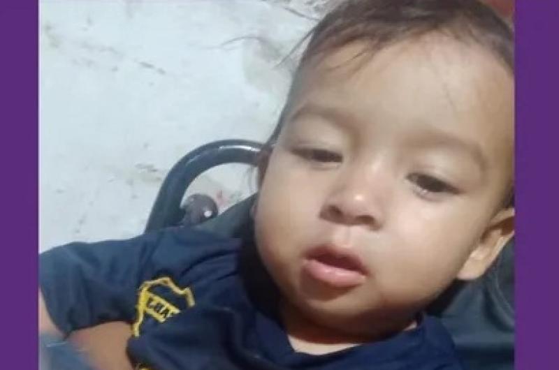 El nintildeo que era buscado fue hallado junto a su padre bajo el puente de Perico