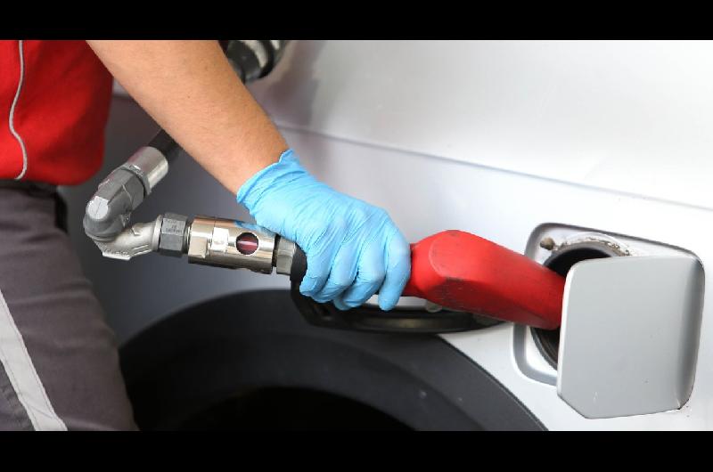Sube el impuesto a los combustibles y se espera un aumento en naftas y gas oil