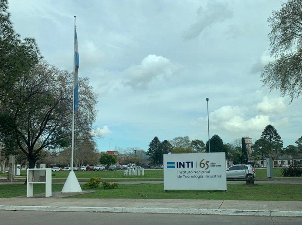 El INTI convoca mantildeana a un abrazo simboacutelico en todo el paiacutes para frenar el decreto de Sturzenegger