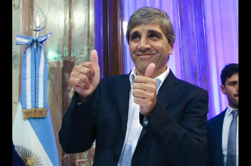 Toto Caputo reveloacute la forma para juntar doacutelares