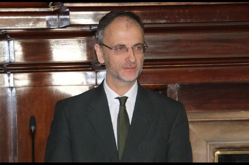 El ex procurador afirma que la jueza Preska no es competente para embargar acciones de YPF