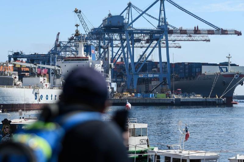 La economiacutea chilena crecioacute en un 32-en-porciento- interanual en mayo  