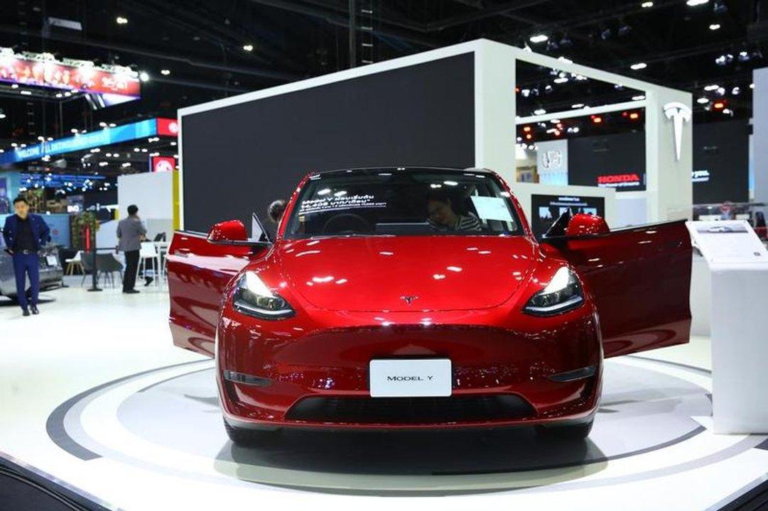 Bajaron las ventas de vehiacuteculos eleacutectricos Tesla en un 135 -en-porciento-  