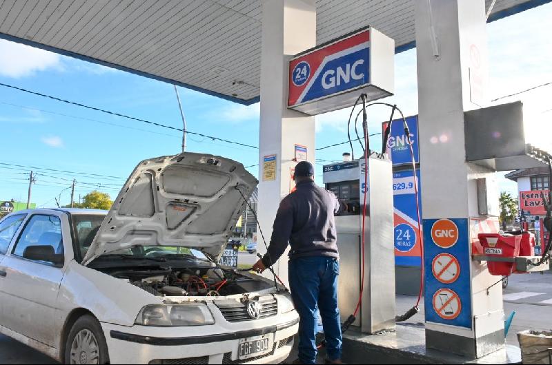 Interrumpen el suministro de GNC en estaciones de servicio de todo el paiacutes por la ola polar