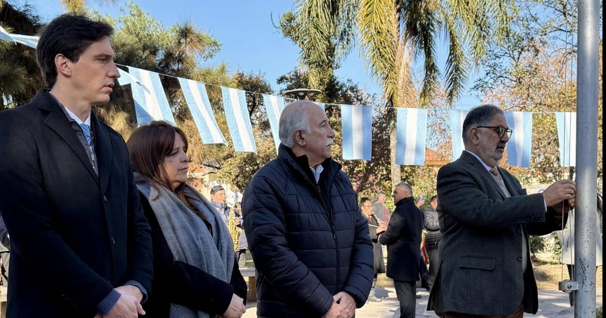 El radicalismo tributoacute homenaje al expresidente Hipoacutelito Yrigoyen