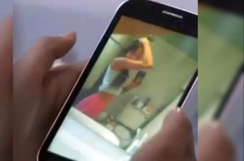 Expusieron imaacutegenes iacutentimas de una mujer en un grupo de WhatsApp