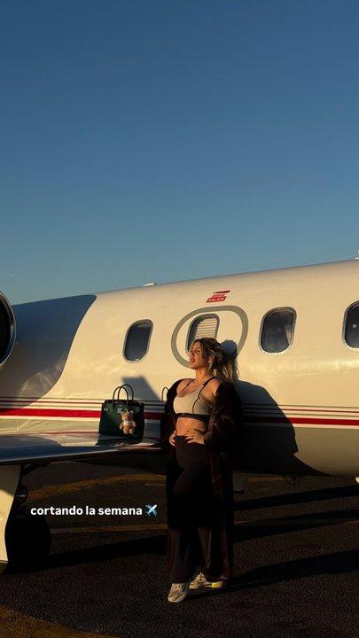 Mientras sus hijas estaacuten con Mauro Icardi Wanda Nara se fue del paiacutes- queacute destino eligioacute 