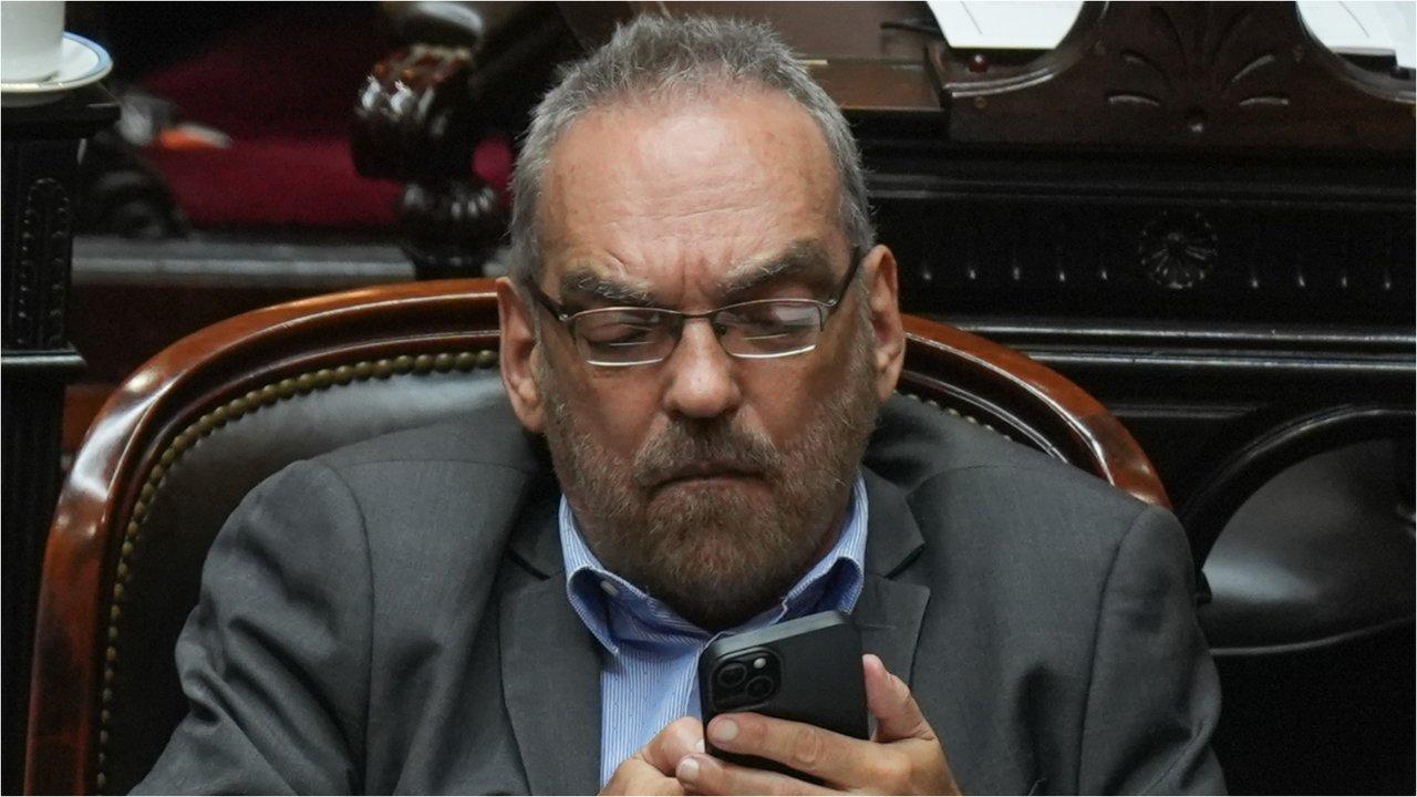 Iglesias pide que se sancione a las diputadas que increparon a Espert